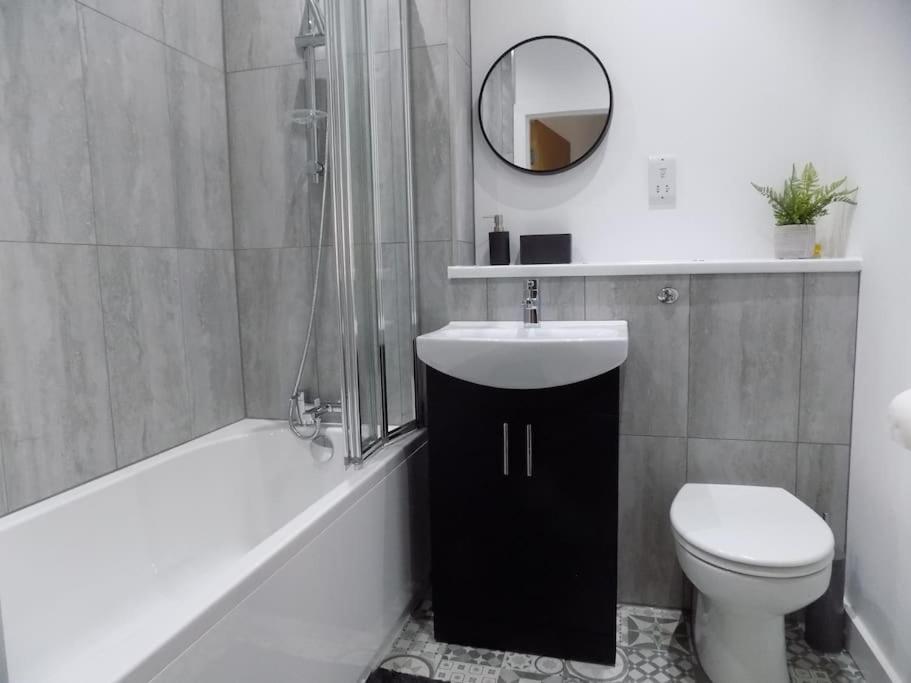 2 Bedroom Luxury City Centre Apt Lincoln Esterno foto