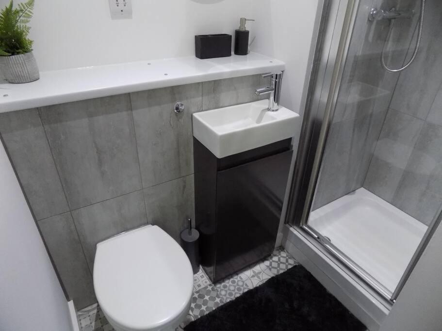 2 Bedroom Luxury City Centre Apt Lincoln Esterno foto